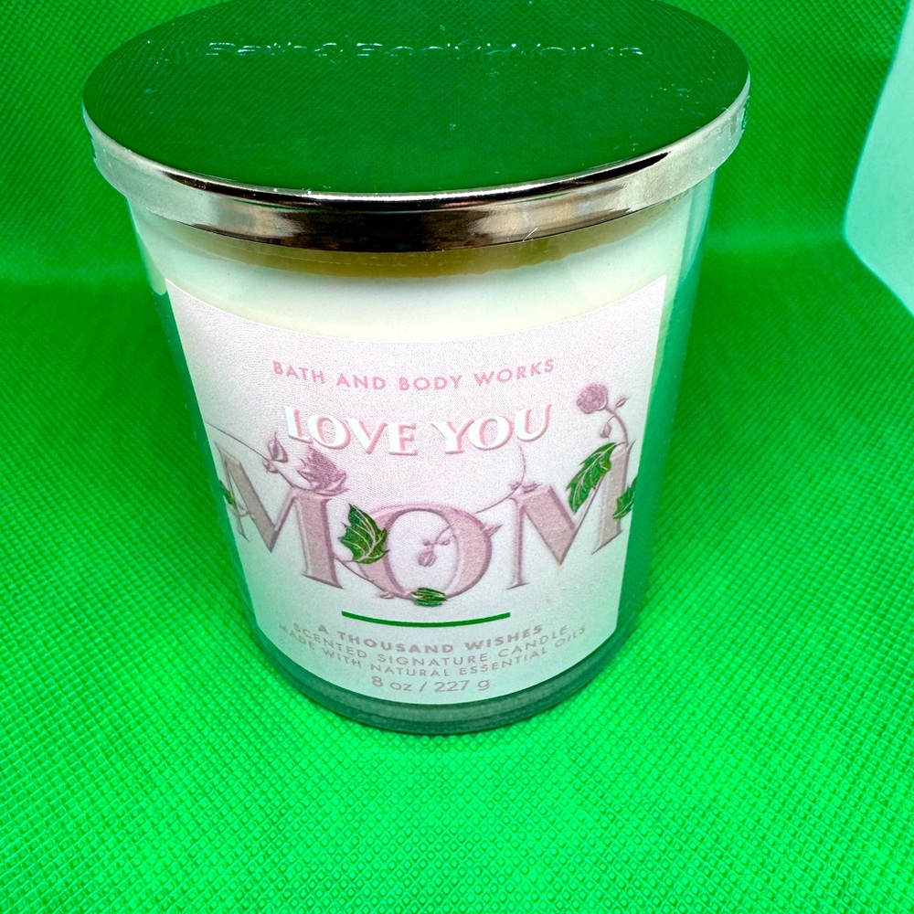 Bath & Body Works Love You Mom Candle - Single Wick NEW